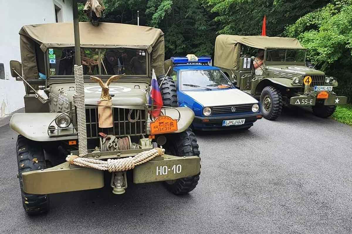 Razstava starodobnih vojaških in policijskih vozil