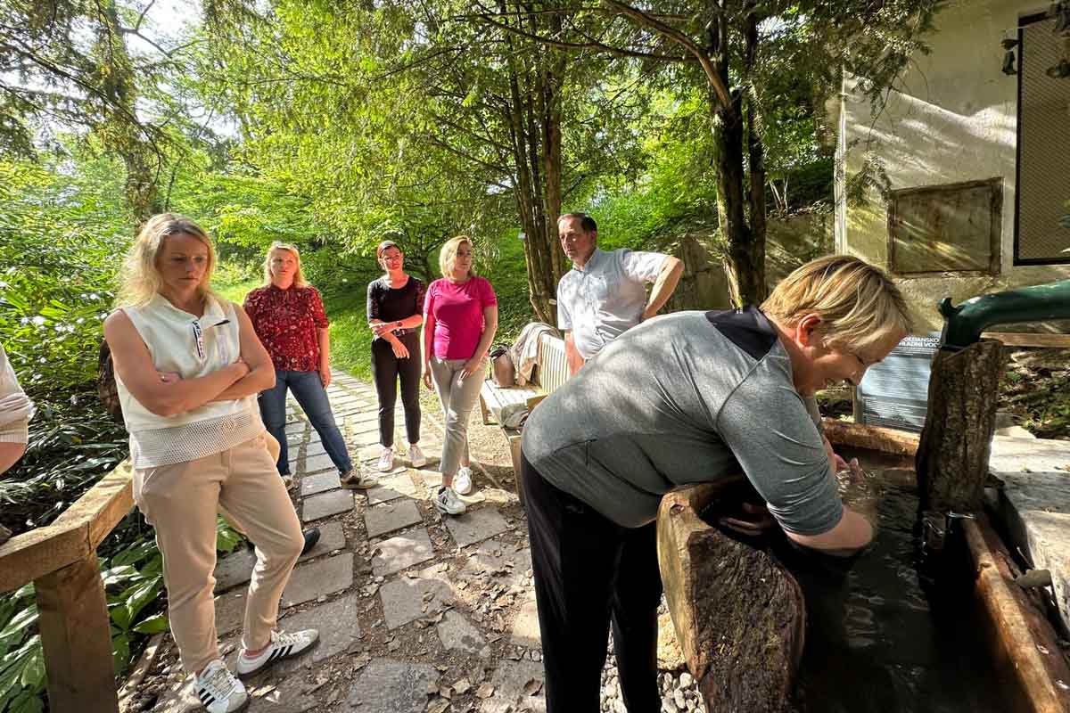Kneippovo opoldansko kopel rok v hladni vodi Kneippovo opoldansko kopel rok v hladni vodi