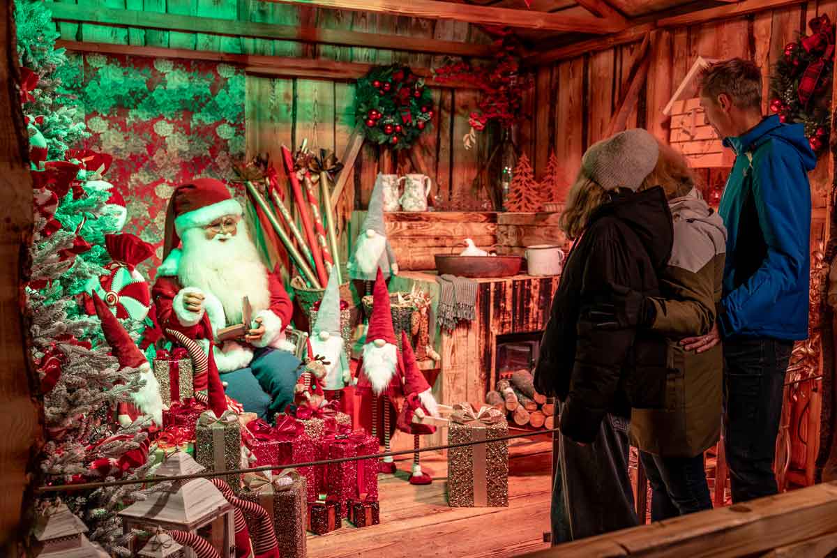 Večerni sprehod med lučkami Večerni sprehod med lučkami