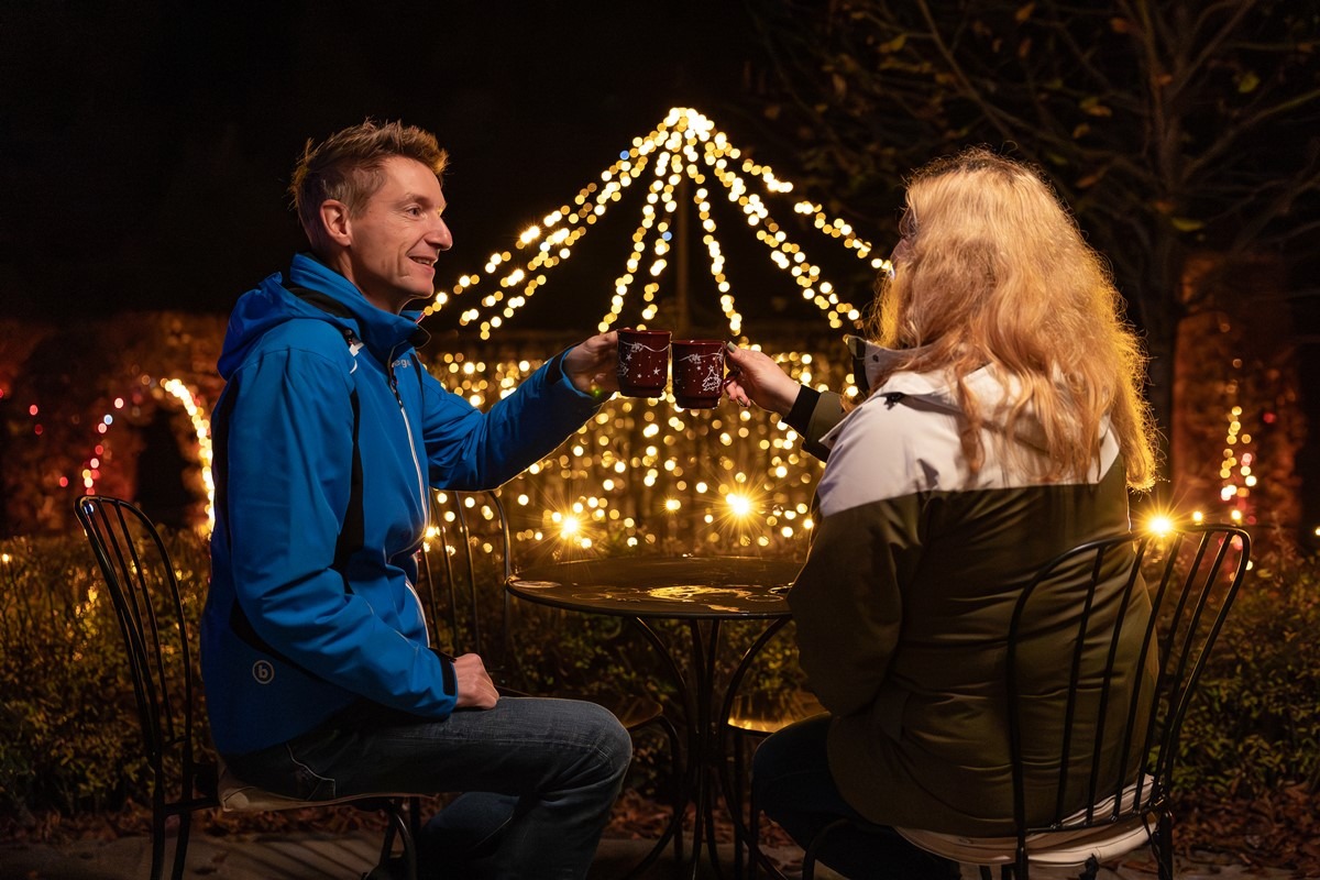 Večerni sprehod med lučkami Večerni sprehod med lučkami