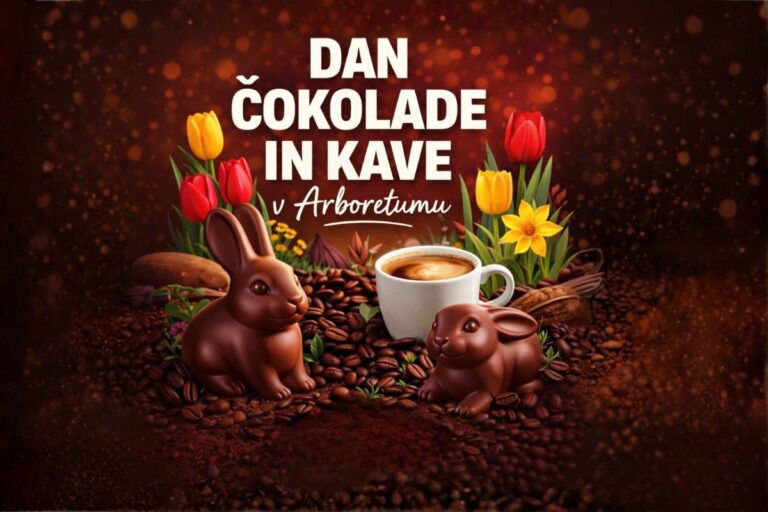 Vabilo na Dan čokolade in kave v Arboretumu: čokoladna zajčka med kavnimi zrni in spomladanskim cvetjem na toplem rjavem ozadju.
