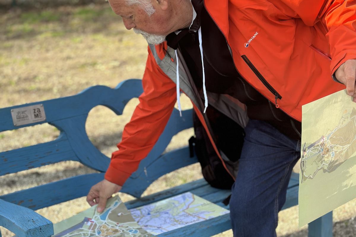 Zemljevid ob modri klopci na Poti za spomin Milan Jazbec ob modri klopci na Poti za spomin v Arboretumu Volčji Potok prikazuje zemljevid parka.